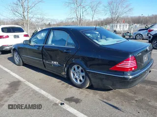 2002 Mercedes-Benz S-Class 4.3L with VIN WDBNG70J72A237700, listed as a IAAI auction lot 41700169 with 153,977 mi miles. Bid and sale history available at carsss.com. Image 6.