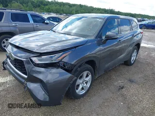 2021 Toyota Highlander L z VIN 5TDCZRAH6MS538197, wystawiony jako IAAI lot #42322488 z przebiegiem 129 014 mil mil oraz . Historia ofert i sprzedaży dostępna na DreamBid. Obrazek 2.