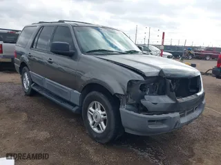 2004 Ford Expedition Special Service with VIN 1FMRU15W44LB49378, listed as a IAAI auction lot 42025232 with 197,811 mi miles. Bid and sale history available at carsss.com. Image 1.
