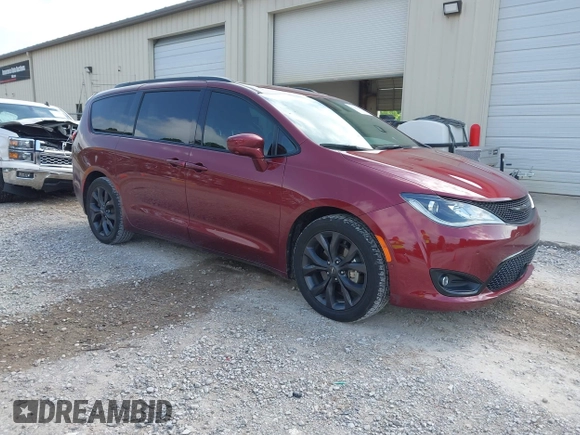 2019 Chrysler Pacifica Touring Plus z VIN 2C4RC1FG6KR532127, wystawiony jako IAAI lot #42285029 z przebiegiem 89 516 mil mil oraz . Historia ofert i sprzedaży dostępna na DreamBid. Obrazek 1.