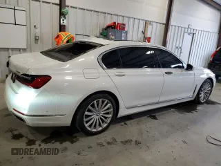 2020 BMW 7 Series 740i with VIN WBA7T2C09LCE11641, listed as a Copart auction lot 45896315 with 39,696 mi miles and Salvage Title. Bid and sale history available at carsss.com. Image 3.
