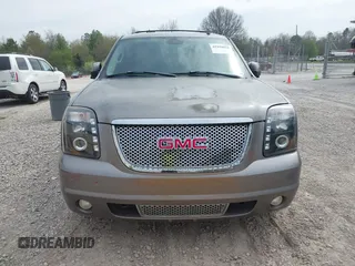 2007 GMC Yukon SLT with VIN 1GKFC13057R126741, listed as a IAAI auction lot 41910018 with 244,921 mi miles. Bid and sale history available at carsss.com. Image 6.