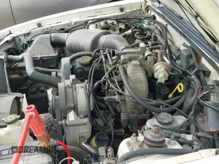 1989 Ford Mustang z VIN 1FABP40A3KF188992, wystawiony jako IAAI lot #42076796 z przebiegiem 43 676 mil mil oraz . Historia ofert i sprzedaży dostępna na DreamBid. Obrazek 19.