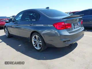 2016 BMW 3 Series 328i xDrive z VIN WBA8E3G53GNU05321, wystawiony jako IAAI lot #42036074 z przebiegiem 79 319 mil mil oraz . Historia ofert i sprzedaży dostępna na DreamBid. Obrazek 3.