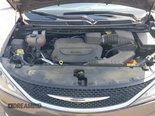 2020 Chrysler Pacifica Touring with VIN 2C4RC1FG6LR120775, listed as a IAAI auction lot 42562876 with 119,853 mi miles and . Bid and sale history available at DreamBid. Image 9.