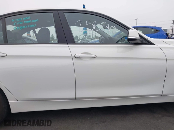 2015 BMW 3 Series 328i с VIN WBA3C1C57FK120258, выставлен на аукционе IAAI как лот 42425656 с пробегом 99 162 миль миль и . История ставок и продаж доступна на DreamBid. Изображение 13.