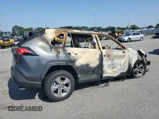 2022 Toyota RAV4 Hybrid XLE z VIN 4T3RWRFV6NU082400, wystawiony jako Copart lot #61646035 z przebiegiem Nie podano mil oraz Szkoda całkowita • Salvage title. Historia ofert i sprzedaży dostępna na DreamBid. Obrazek 3.