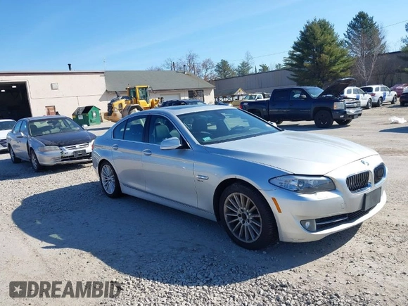 2011 BMW 5 Series 535i xDrive with VIN WBAFU7C55BC777609, listed as a IAAI auction lot 42079100 with 255,318 mi miles. Bid and sale history available at carsss.com. Image 1.