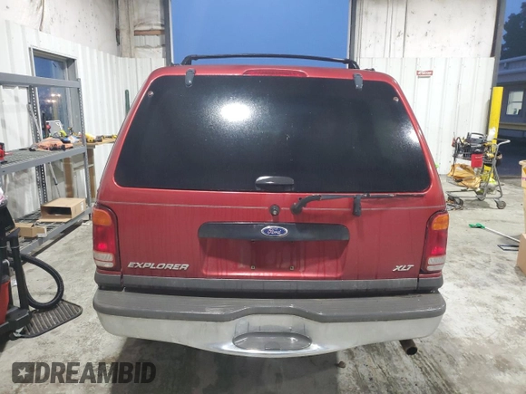 2001 Ford Explorer XLT with VIN 1FMZU83PX1UB56622, listed as a Copart auction lot 82108934 with 240,569 mi miles and Salvage title. Bid and sale history available at DreamBid. Image 6.