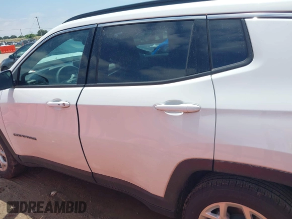 2024 Jeep Compass Latitude with VIN 3C4NJDBN6RT132814, listed as a IAAI auction lot 42437911 with 32,189 mi miles and . Bid and sale history available at DreamBid. Image 14.
