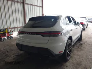 2024 Porsche Macan с VIN WP1AA2A59RLB15956, выставлен на аукционе IAAI как лот 42128152 с пробегом 5 609 миль миль и . История ставок и продаж доступна на DreamBid. Изображение 4.