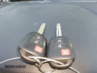 2022 Toyota Tacoma SR z VIN 3TMCZ5AN5NM518961, wystawiony jako IAAI lot #42148345 z przebiegiem 43 009 mil mil oraz . Historia ofert i sprzedaży dostępna na DreamBid. Obrazek 11.