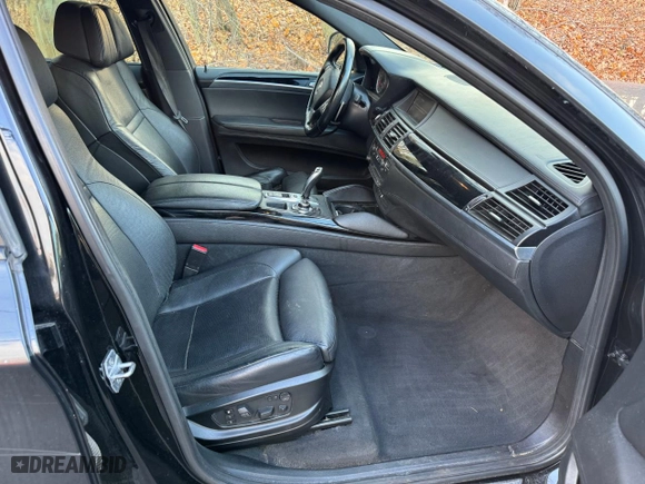 2013 BMW X6 M with VIN 5YMGZ0C53DLL30139, listed as a Copart auction lot 84494054 with 166,638 mi miles and Clean Title. Bid and sale history available at carsss.com. Image 9.