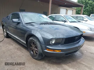 2007 Ford Mustang Deluxe z VIN 1ZVFT80N375329801, wystawiony jako IAAI lot #42198968 z przebiegiem 185 760 mil mil oraz . Historia ofert i sprzedaży dostępna na DreamBid. Obrazek 1.