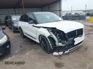 2023 Lincoln Aviator Black Label z VIN 5LM5J9XC9PGL16949, wystawiony jako IAAI lot #42275428 z przebiegiem 34 041 mil mil oraz . Historia ofert i sprzedaży dostępna na DreamBid. Obrazek 1.