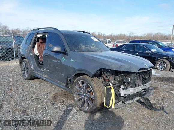 2022 BMW X7 M50i z VIN 5UXCX6C01N9L99140, wystawiony jako IAAI lot #41697545 z przebiegiem 60 972 mil mil oraz . Historia ofert i sprzedaży dostępna na DreamBid. Obrazek 1.
