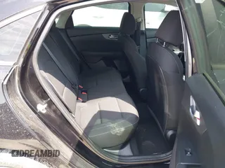 2021 Kia Forte LXS z VIN 3KPF24AD7ME393313, wystawiony jako IAAI lot #42127977 z przebiegiem 44 943 mil mil oraz . Historia ofert i sprzedaży dostępna na DreamBid. Obrazek 8.