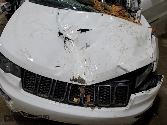 2021 Jeep Grand Cherokee 80th Anniversary z VIN 1C4RJFBG0MC525811, wystawiony jako Copart lot #55459965 z przebiegiem Nie podano mil oraz Szkoda całkowita • Salvage title. Historia ofert i sprzedaży dostępna na DreamBid. Obrazek 12.