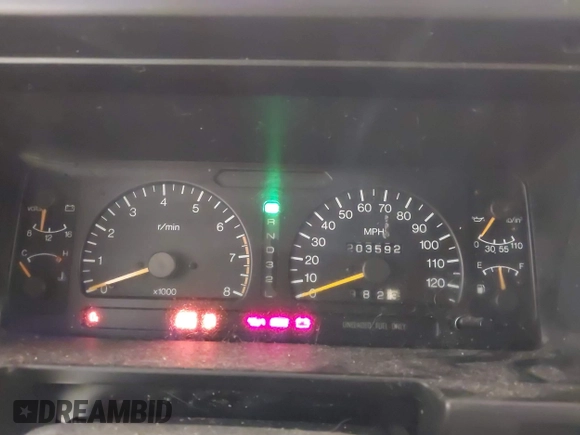 1994 Isuzu Trooper with VIN JACDH58WXR7906496, listed as a IAAI auction lot 42355985 with 203,592 mi miles and . Bid and sale history available at DreamBid. Image 7.