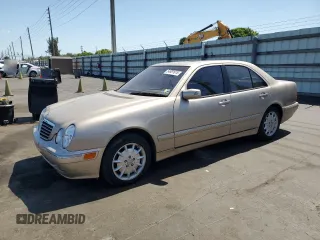 2000 Mercedes-Benz E 320 with VIN WDBJF65J4YB060708, listed as a Copart auction lot 54981615 with 71,036 mi miles and Clean Title. Bid and sale history available at DreamBid. Image 1.