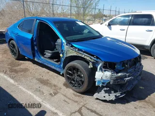 2019 Toyota Camry LE z VIN 4T1B11HKXKU173212, wystawiony jako IAAI lot #41848847 z przebiegiem 138 372 mil mil oraz . Historia ofert i sprzedaży dostępna na DreamBid. Obrazek 1.