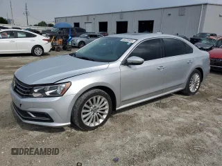 2016 Volkswagen Passat SE z VIN 1VWBT7A39GC019900, wystawiony jako Copart lot #60535935 z przebiegiem 84 198 mil mil oraz Szkoda całkowita • Salvage title. Historia ofert i sprzedaży dostępna na DreamBid. Obrazek 1.