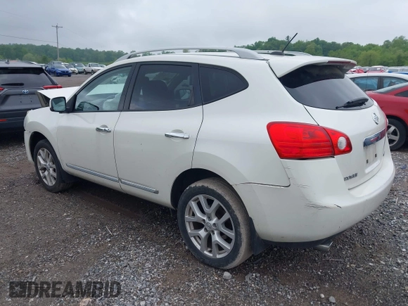 2011 Nissan Rogue S z VIN JN8AS5MV5BW263817, wystawiony jako IAAI lot #42171411 z przebiegiem 180 693 mil mil oraz . Historia ofert i sprzedaży dostępna na DreamBid. Obrazek 3.