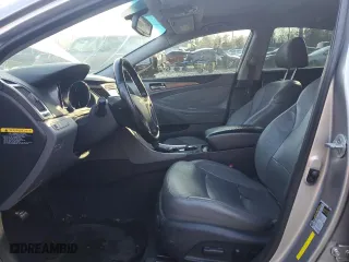 2014 Hyundai Sonata Hybrid with VIN KMHEC4A42EA105044, listed as a Copart auction lot 43902145 with 247,081 mi miles and Salvage Title. Bid and sale history available at carsss.com. Image 7.