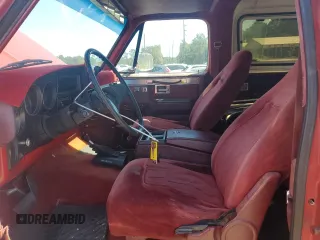 1987 Chevrolet Blazer z VIN 1GNEV18K6HF177428, wystawiony jako Copart lot #76925604 z przebiegiem 71 619 mil mil oraz Czysty tytuł • Clean title. Historia ofert i sprzedaży dostępna na DreamBid. Obrazek 7.