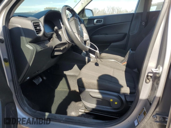 2024 Hyundai Venue Limited with VIN KMHRC8A32RU316491, listed as a Copart auction lot 46500945 with 17,585 mi miles and Salvage Title. Bid and sale history available at DreamBid. Image 7.