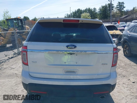 2015 Ford Explorer XLT with VIN 1FM5K8D89FGA00654, listed as a IAAI auction lot 42132102 with 135,463 mi miles and . Bid and sale history available at carsss.com. Image 15.