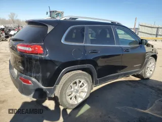 2017 Jeep Cherokee Latitude with VIN 1C4PJMCS0HW546838, listed as a Copart auction lot 89305395 with 57,581 mi miles and Salvage Title. Bid and sale history available at DreamBid. Image 3.