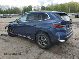 2024 BMW X1 xDrive28i z VIN WBX73EF02R5Z09970, wystawiony jako Copart lot #55577845 z przebiegiem 6 510 mil mil oraz Szkoda całkowita • Salvage title. Historia ofert i sprzedaży dostępna na DreamBid. Obrazek 2.