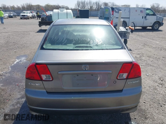 2004 Honda Civic with VIN JHMES96674S020013, listed as a IAAI auction lot 41827411 with 118,601 mi miles. Bid and sale history available at carsss.com. Image 16.