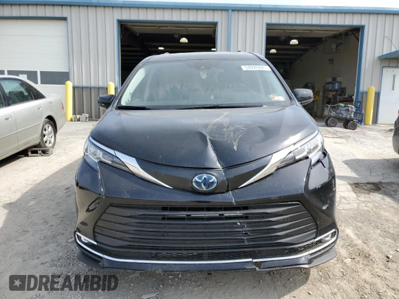 2022 Toyota Sienna XLE with VIN 5TDJRKEC8NS128404, listed as a Copart auction lot 54226825 with 44,459 mi miles and Salvage Title. Bid and sale history available at carsss.com. Image 5.