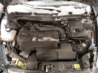 2005 Volvo V50 with VIN YV1MJ682852096117, listed as a IAAI auction lot 41532856 with 122,262 mi miles. Bid and sale history available at carsss.com. Image 10.