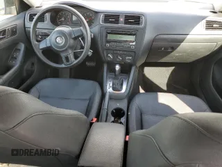 2011 Volkswagen Jetta SE z VIN 3VWDZ7AJ2BM352713, wystawiony jako Copart lot #42539615 z przebiegiem 93 070 mil mil oraz Czysty tytuł • Clean title. Historia ofert i sprzedaży dostępna na DreamBid. Obrazek 8.