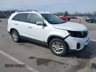 2014 Kia Sorento LX with VIN 5XYKTCA63EG545549, listed as a IAAI auction lot 41841324 with 173,813 mi miles and . Bid and sale history available at carsss.com. Image 1.