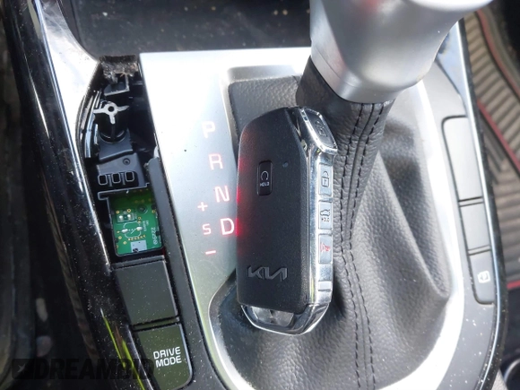 2023 Kia Forte GT-Line z VIN 3KPF54AD4PE553188, wystawiony jako IAAI lot #41847958 z przebiegiem 27 820 mil mil oraz . Historia ofert i sprzedaży dostępna na DreamBid. Obrazek 11.