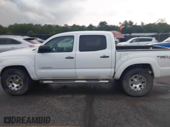 2015 Toyota Tacoma with VIN 5TFLU4EN9FX117007, listed as a IAAI auction lot 42358678 with 158,105 mi miles and . Bid and sale history available at DreamBid. Image 14.