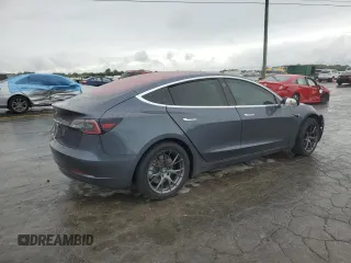 2018 Tesla Model 3 Long Range Battery z VIN 5YJ3E1EA1JF005118, wystawiony jako Copart lot #55630945 z przebiegiem 91 362 mil mil oraz Szkoda całkowita • Salvage title. Historia ofert i sprzedaży dostępna na DreamBid. Obrazek 3.