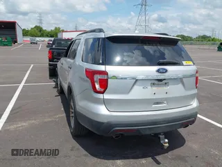 2017 Ford Explorer z VIN 1FM5K7B88HGB27654, wystawiony jako IAAI lot #42702068 z przebiegiem 177 315 mil mil oraz . Historia ofert i sprzedaży dostępna na DreamBid. Obrazek 3.