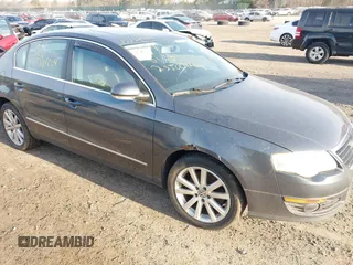 2010 Volkswagen Passat Komfort with VIN WVWJK7AN2AE162783, listed as a IAAI auction lot 42121999 with Not provided miles and . Bid and sale history available at DreamBid. Image 6.