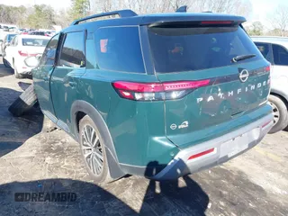 2024 Nissan Pathfinder Platinum z VIN 5N1DR3DH1RC223387, wystawiony jako IAAI lot #41600939 z przebiegiem 34 441 mil mil oraz . Historia ofert i sprzedaży dostępna na DreamBid. Obrazek 3.