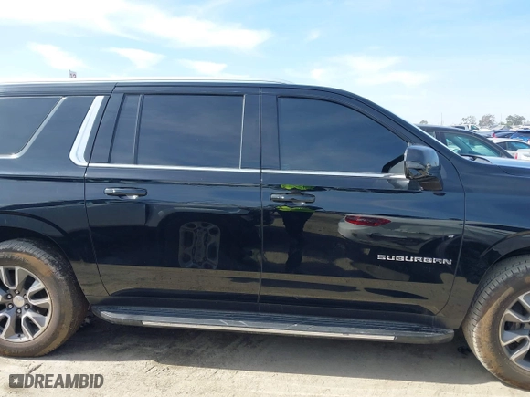 2021 Chevrolet Suburban LT with VIN 1GNSCCKD8MR146950, listed as a IAAI auction lot 41616059 with 155,060 mi miles. Bid and sale history available at carsss.com. Image 13.