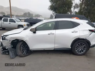 2024 Lexus NX 250 Premium z VIN JTJGDCAZ2R5022080, wystawiony jako IAAI lot #42020862 z przebiegiem 9922 mil mil oraz . Historia ofert i sprzedaży dostępna na DreamBid. Obrazek 14.
