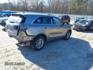 2016 Kia Sorento LX with VIN 5XYPG4A32GG115679, listed as a IAAI auction lot 41634575 with 135,236 mi miles. Bid and sale history available at carsss.com. Image 4.