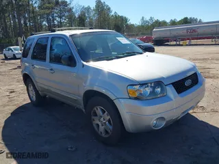 2007 Ford Escape Limited with VIN 1FMYU04197KA67054, listed as a IAAI auction lot 41665928 with 196,706 mi miles. Bid and sale history available at carsss.com. Image 1.