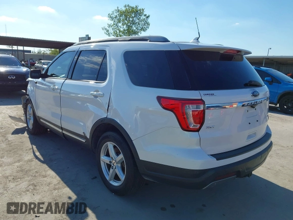 2019 Ford Explorer XLT with VIN 1FM5K7D83KGA27725, listed as a IAAI auction lot 40452438 with 76,913 mi miles and . Bid and sale history available at DreamBid. Image 3.