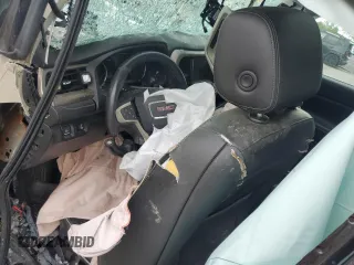 2017 GMC Acadia Denali z VIN 1GKKNXLS6HZ182055, wystawiony jako Copart lot #56178175 z przebiegiem Nie podano mil oraz Szkoda całkowita • Salvage title. Historia ofert i sprzedaży dostępna na DreamBid. Obrazek 8.